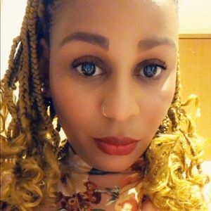 Meet your Posher, Dionisia